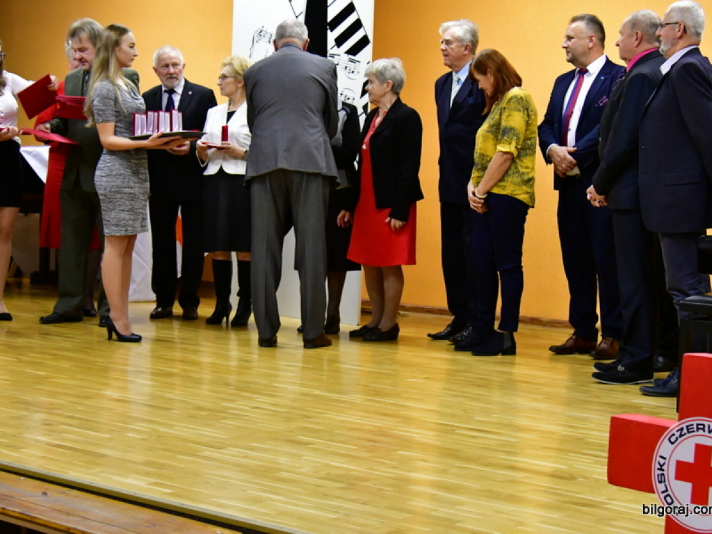 Spotkanie krwiodawców. Były medale, wyróżnienia i podziękowania (FOTO)