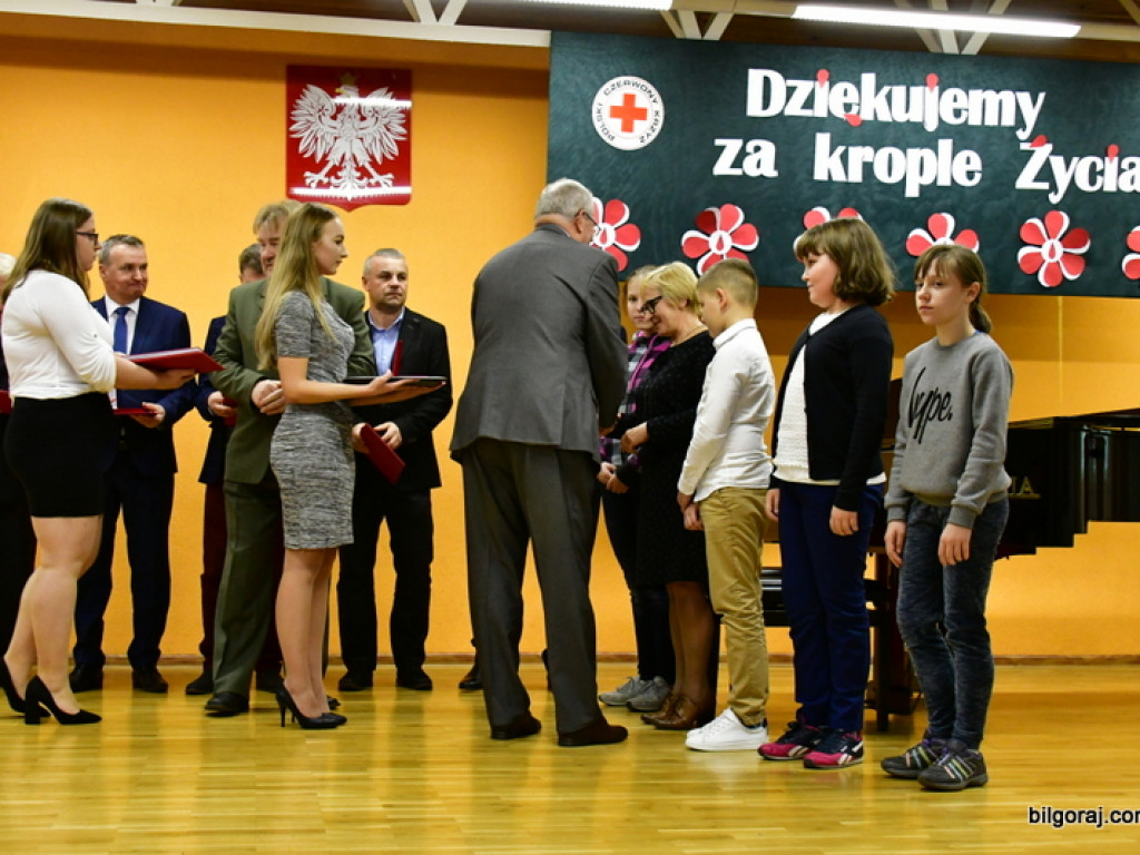 Spotkanie krwiodawców. Były medale, wyróżnienia i podziękowania (FOTO)