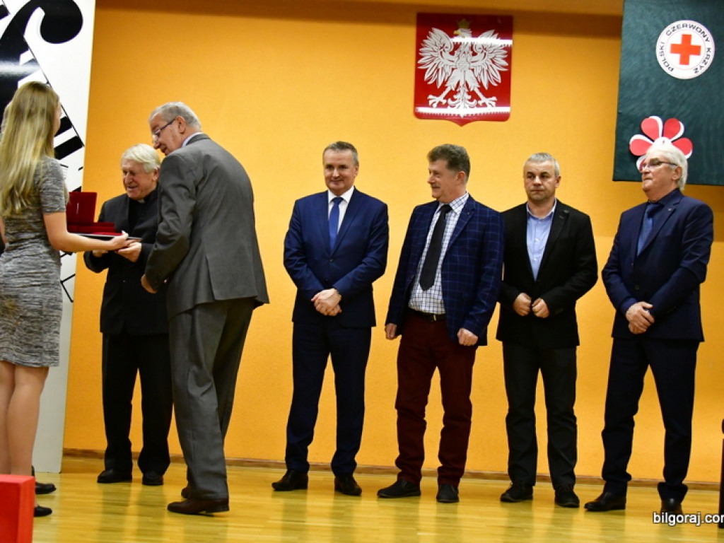 Spotkanie krwiodawców. Były medale, wyróżnienia i podziękowania (FOTO)
