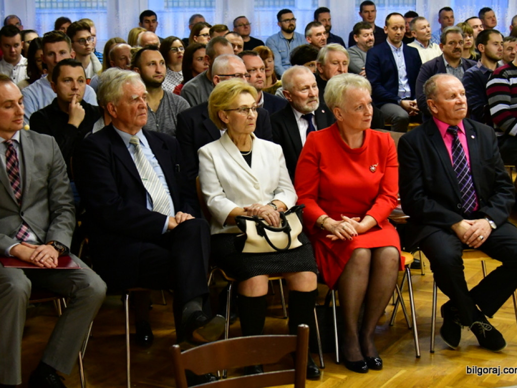 Spotkanie krwiodawców. Były medale, wyróżnienia i podziękowania (FOTO)