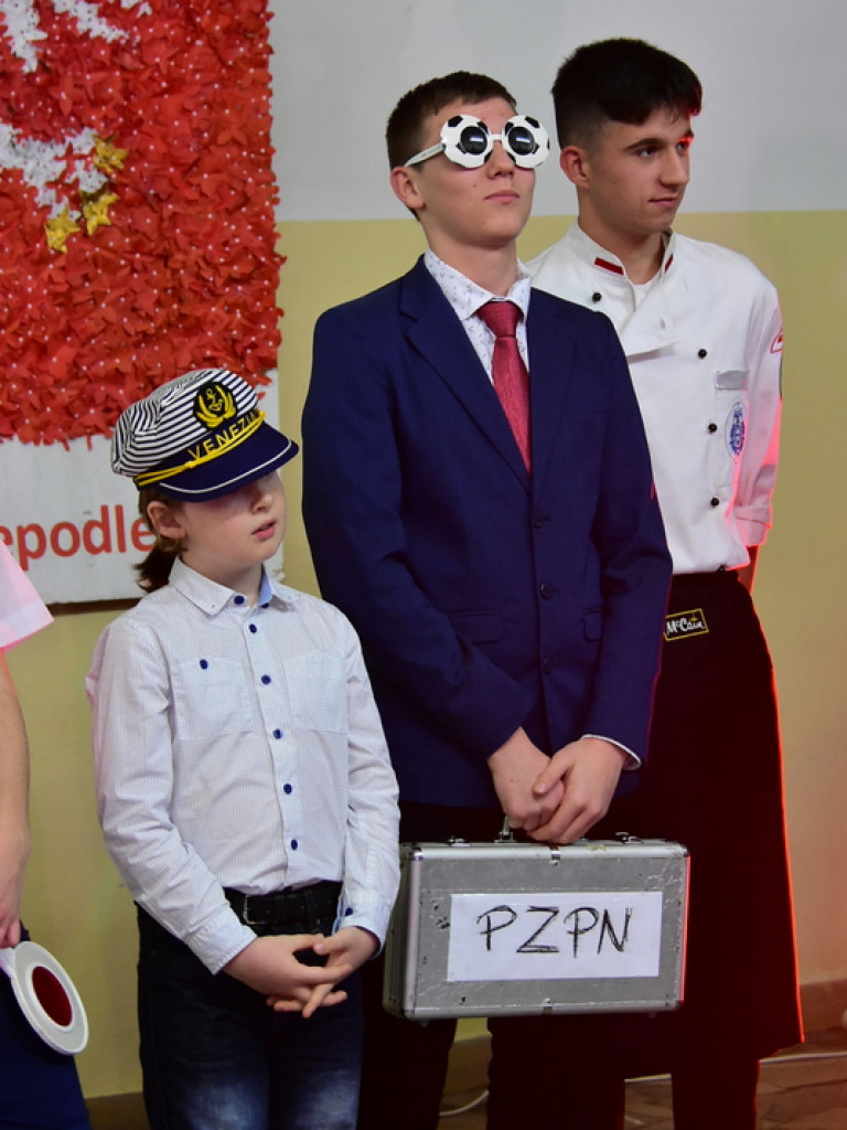 Andrzejki OAZY. Dobra zabawa i pomoc dzieciom z Domu Dziecka (FOTO)
