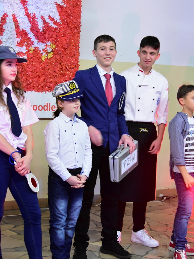 Andrzejki OAZY. Dobra zabawa i pomoc dzieciom z Domu Dziecka (FOTO)