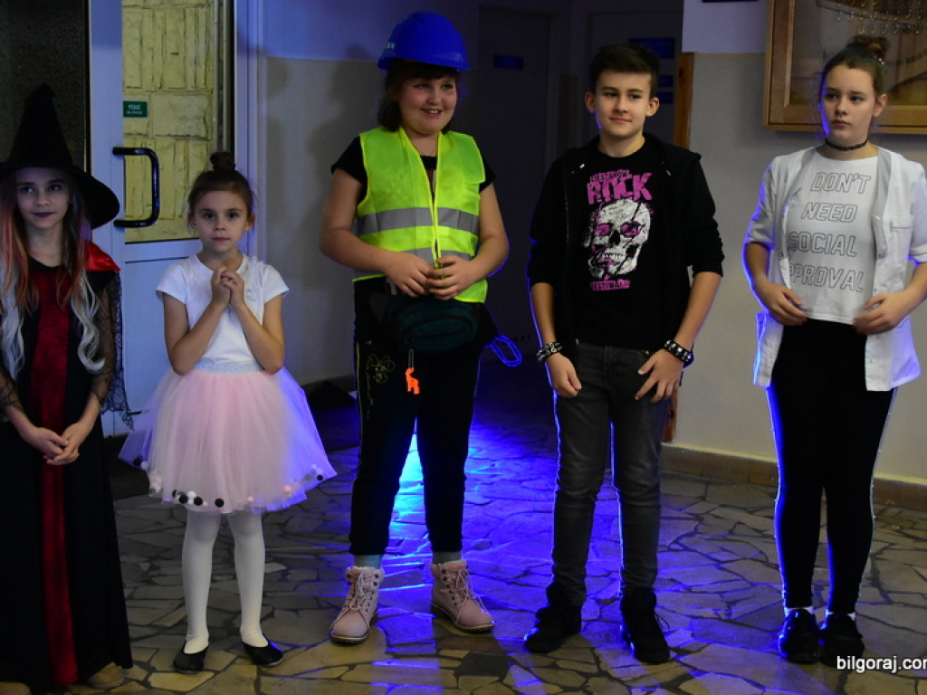 Andrzejki OAZY. Dobra zabawa i pomoc dzieciom z Domu Dziecka (FOTO)
