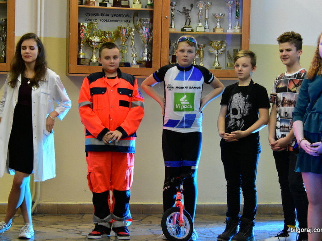 Andrzejki OAZY. Dobra zabawa i pomoc dzieciom z Domu Dziecka (FOTO)