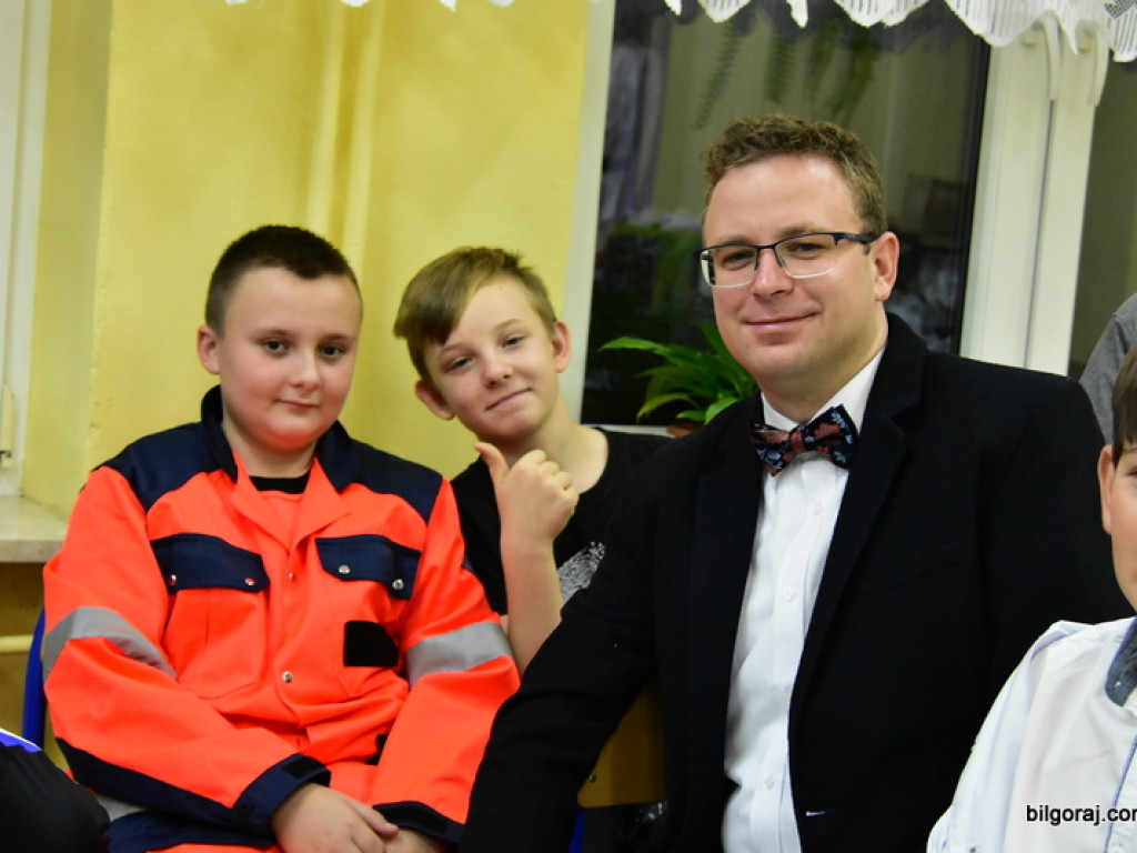 Andrzejki OAZY. Dobra zabawa i pomoc dzieciom z Domu Dziecka (FOTO)
