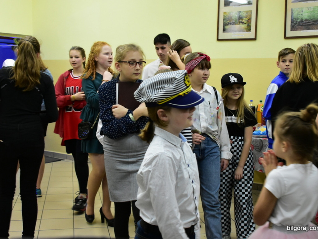 Andrzejki OAZY. Dobra zabawa i pomoc dzieciom z Domu Dziecka (FOTO)