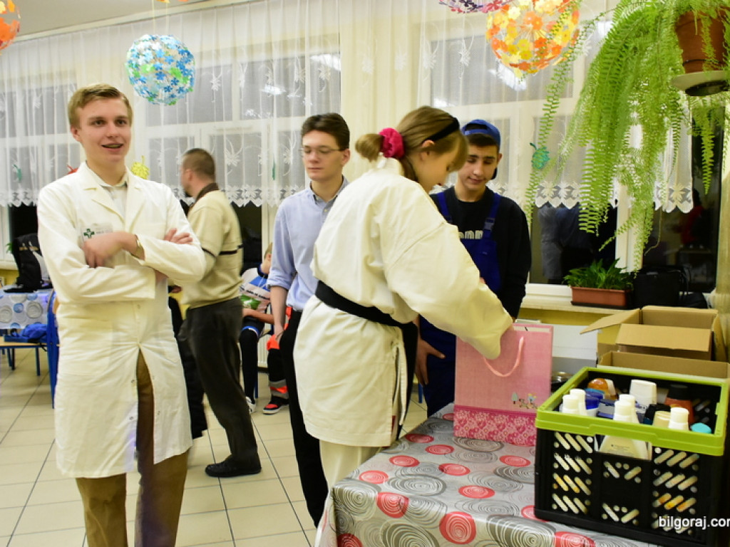 Andrzejki OAZY. Dobra zabawa i pomoc dzieciom z Domu Dziecka (FOTO)