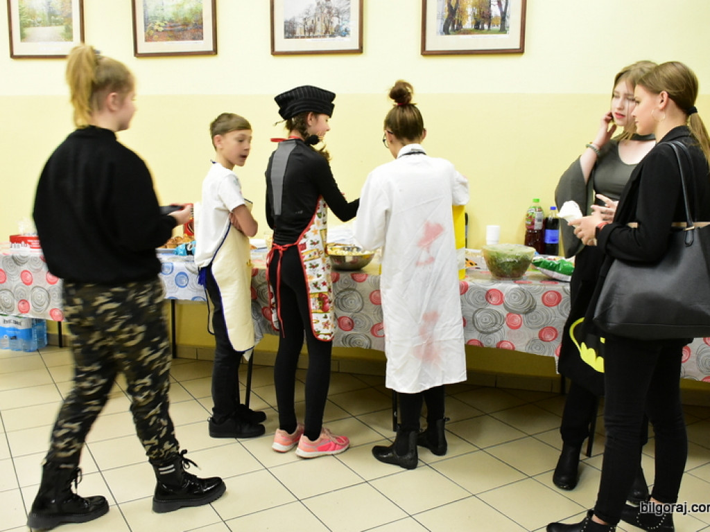 Andrzejki OAZY. Dobra zabawa i pomoc dzieciom z Domu Dziecka (FOTO)