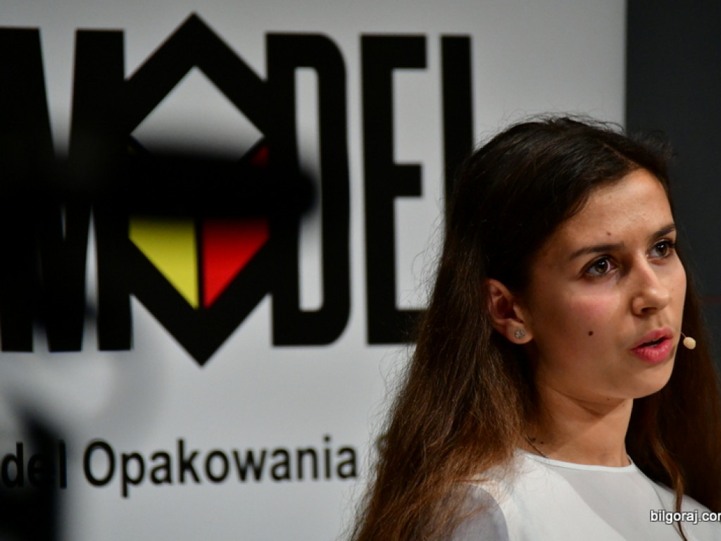 Debaty oksfordzkie. Biłgorajska młodzież spierała się w dyskusji na argumenty (FOTO)