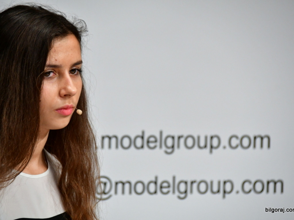 Debaty oksfordzkie. Biłgorajska młodzież spierała się w dyskusji na argumenty (FOTO)