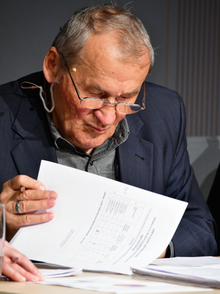 Debaty oksfordzkie. Biłgorajska młodzież spierała się w dyskusji na argumenty (FOTO)
