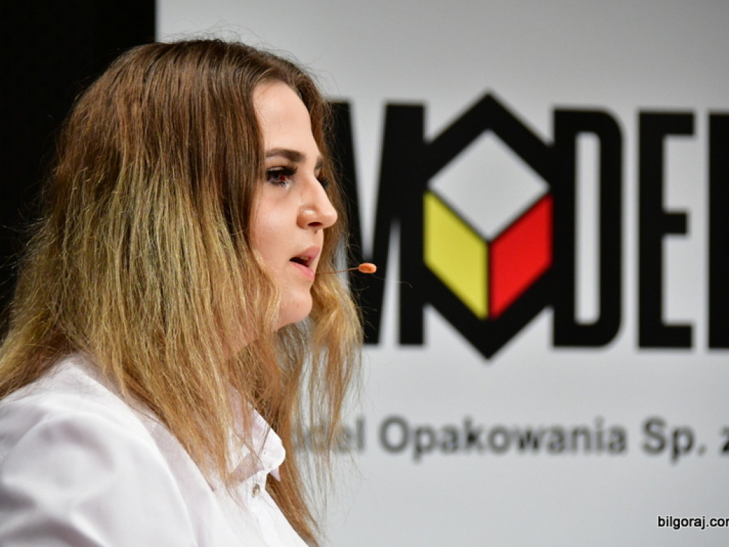 Debaty oksfordzkie. Biłgorajska młodzież spierała się w dyskusji na argumenty (FOTO)
