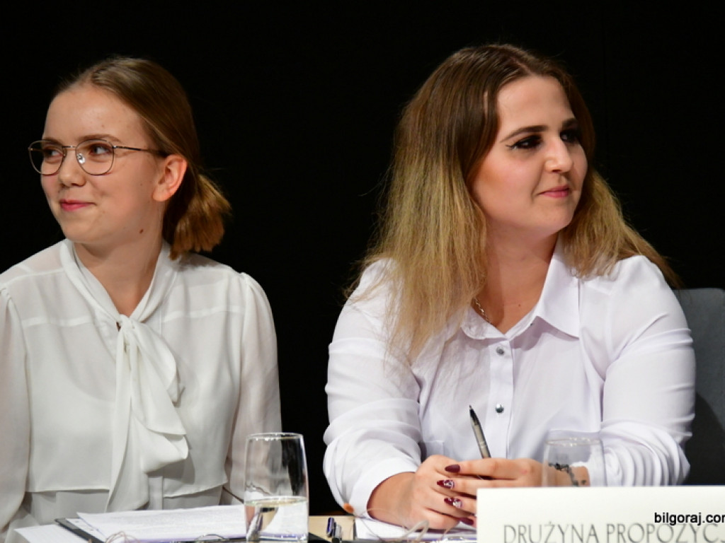 Debaty oksfordzkie. Biłgorajska młodzież spierała się w dyskusji na argumenty (FOTO)