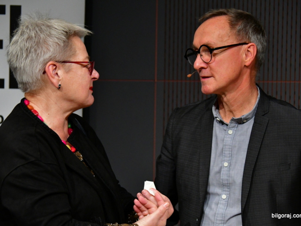 Debaty oksfordzkie. Biłgorajska młodzież spierała się w dyskusji na argumenty (FOTO)