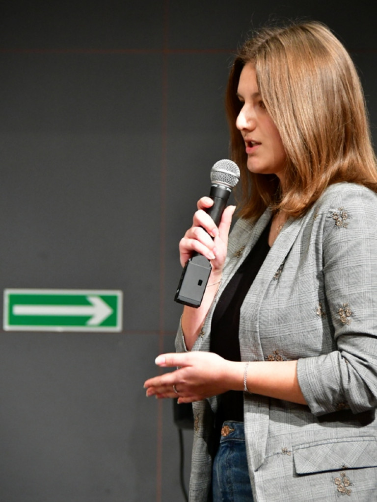 Debaty oksfordzkie. Biłgorajska młodzież spierała się w dyskusji na argumenty (FOTO)