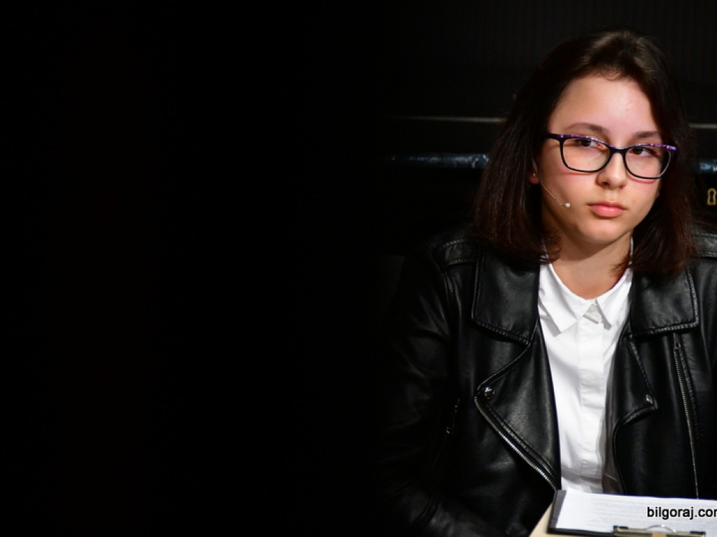 Debaty oksfordzkie. Biłgorajska młodzież spierała się w dyskusji na argumenty (FOTO)