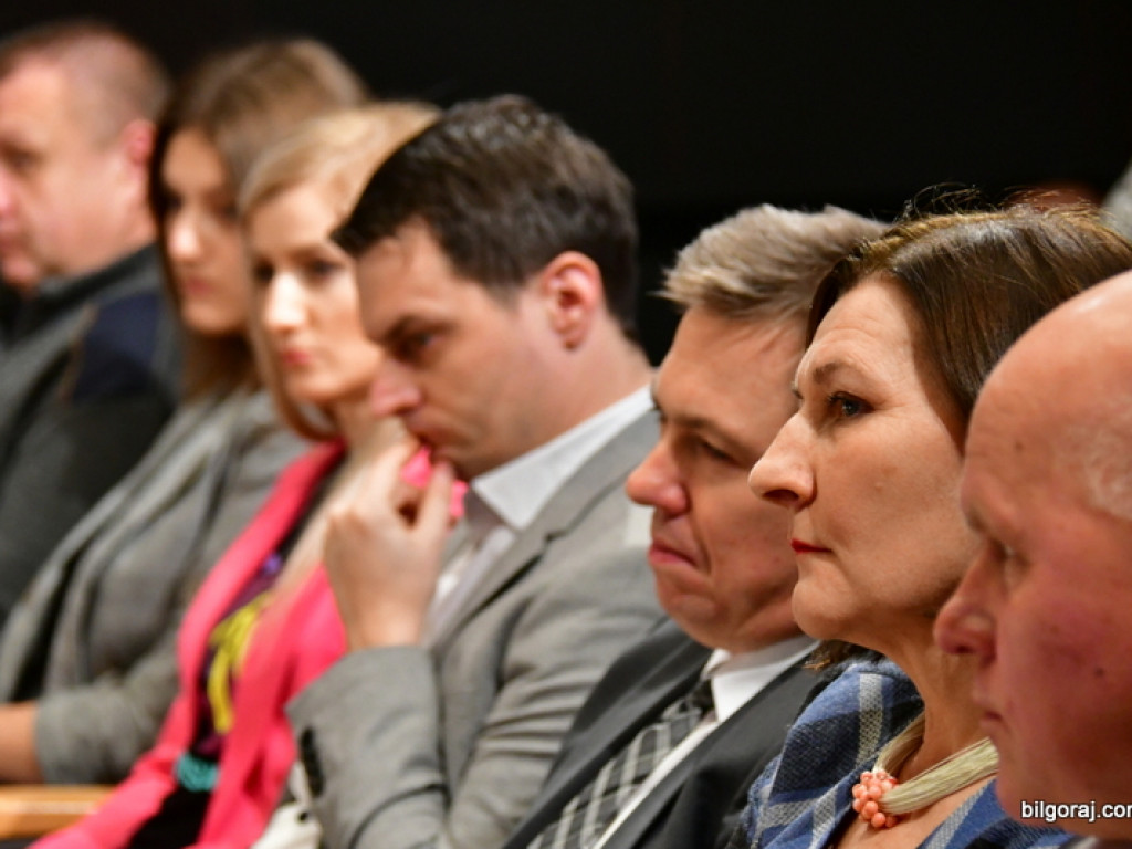 Debaty oksfordzkie. Biłgorajska młodzież spierała się w dyskusji na argumenty (FOTO)