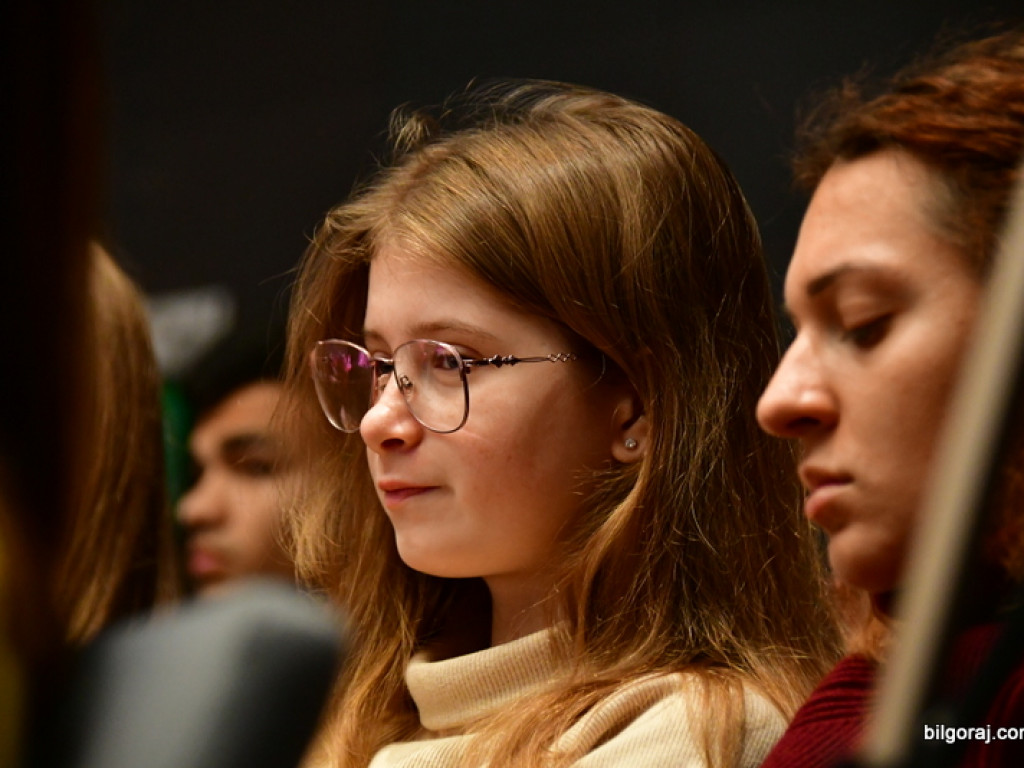 Debaty oksfordzkie. Biłgorajska młodzież spierała się w dyskusji na argumenty (FOTO)