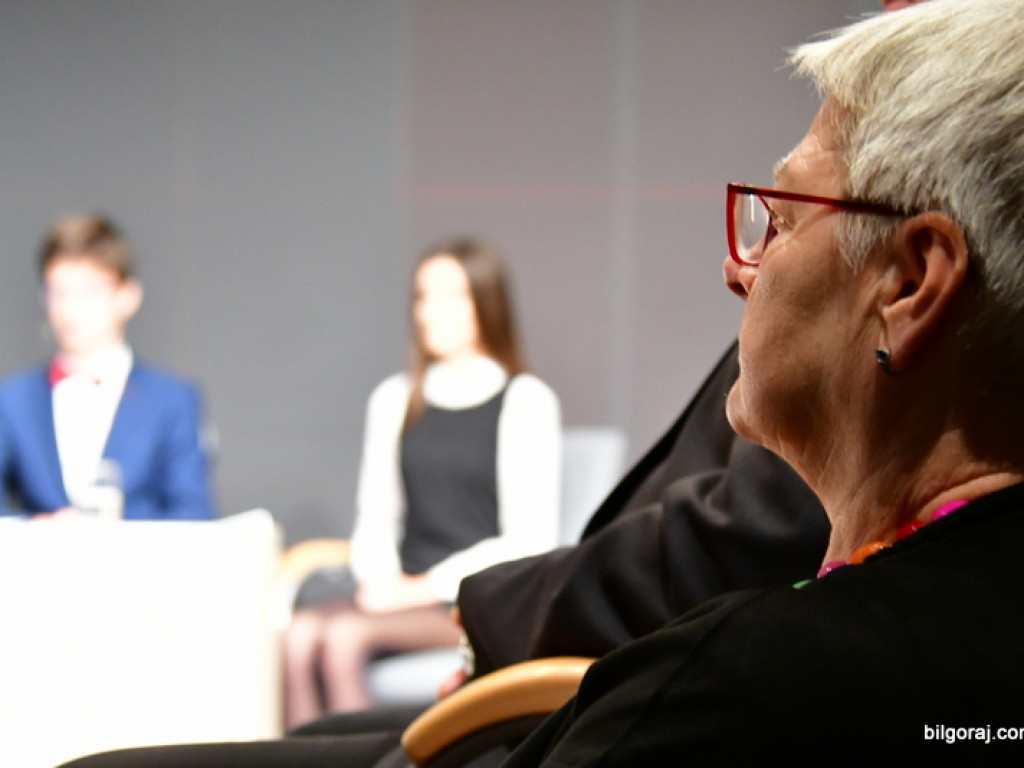 Debaty oksfordzkie. Biłgorajska młodzież spierała się w dyskusji na argumenty (FOTO)