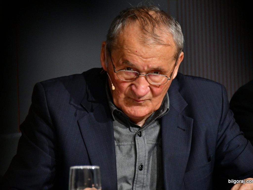 Debaty oksfordzkie. Biłgorajska młodzież spierała się w dyskusji na argumenty (FOTO)