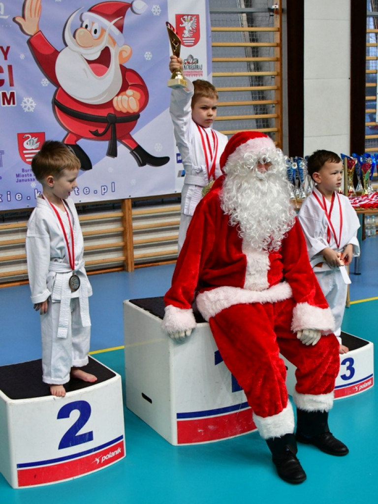 28. Mikołajkowy Turniej Karate Tradycyjnego dla Dzieci (FOTO)