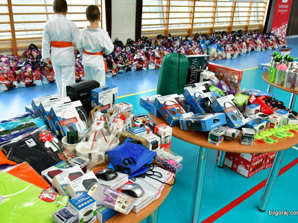 28. Mikołajkowy Turniej Karate Tradycyjnego dla Dzieci (FOTO)
