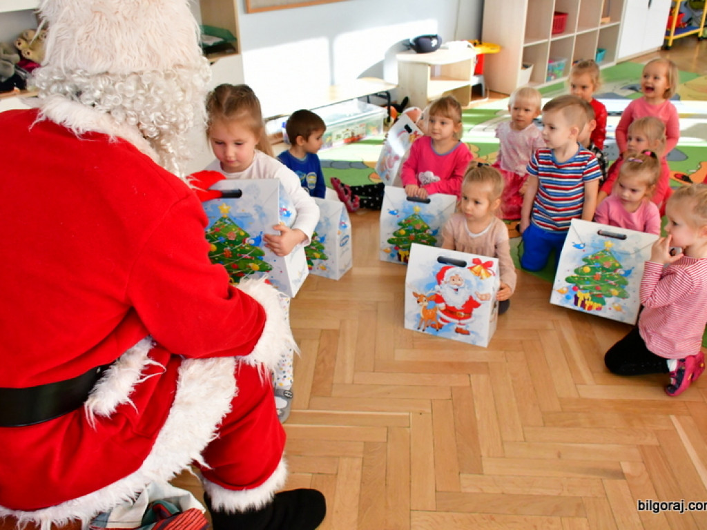 Święty Mikołaj odwiedził przedszkolaki (FOTO)