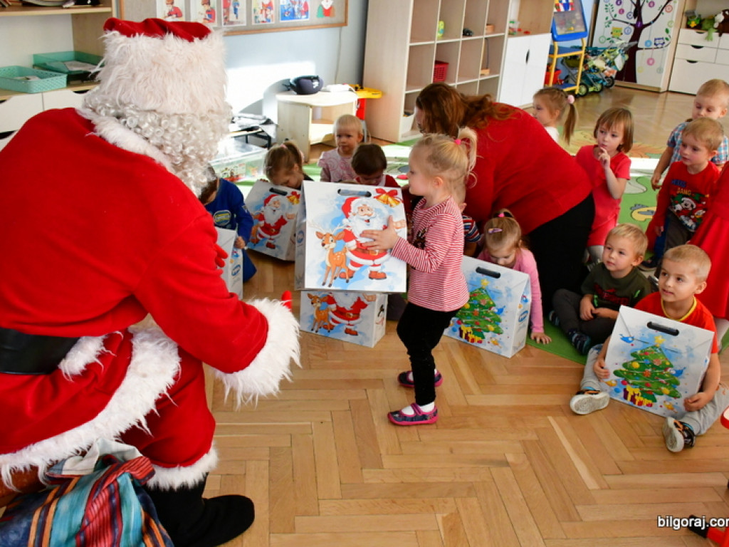 Święty Mikołaj odwiedził przedszkolaki (FOTO)