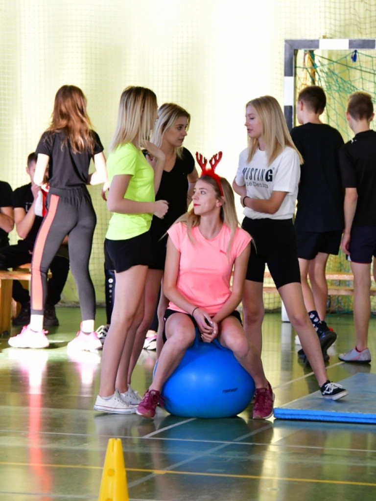 Turniej mikołajkowy dla Piotra Kozaka i niezwykła ofiarność rówieśników (FOTO)