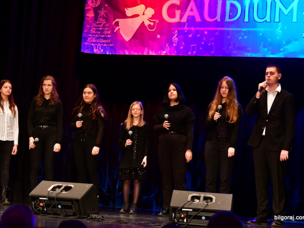 Gaudium, czyli radosne kolędowanie w językach obcych (FOTO)