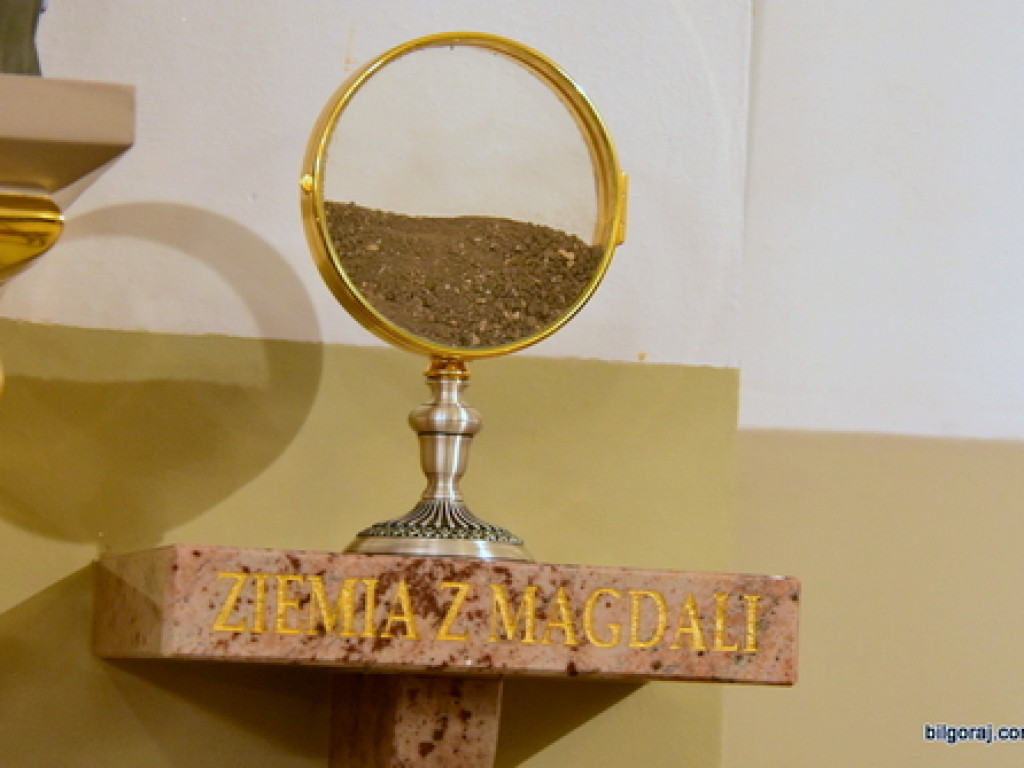 Ziemia z Magdali w biłgorajskim sanktuarium (FOTO)