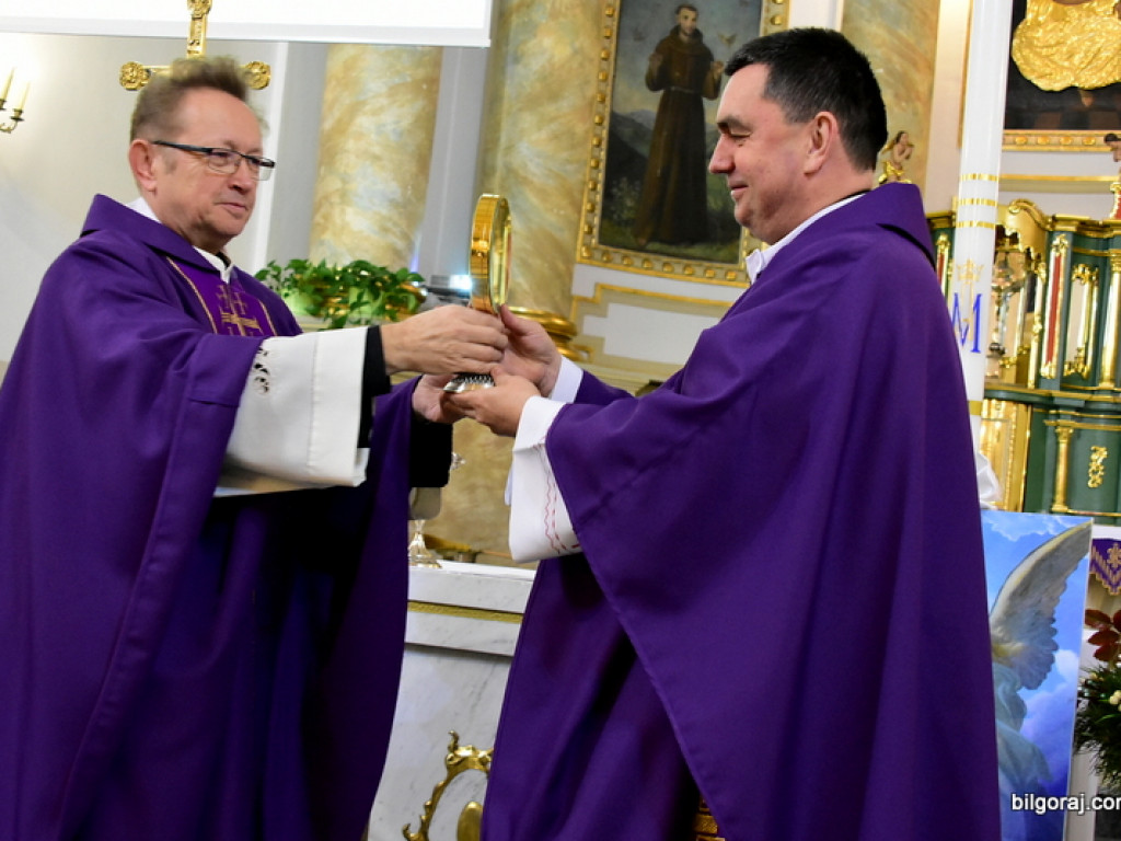 Ziemia z Magdali w biłgorajskim sanktuarium (FOTO)