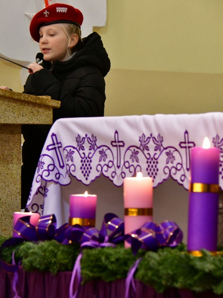 Harcerze przekazali Betlejemskie Światło Pokoju (FOTO)