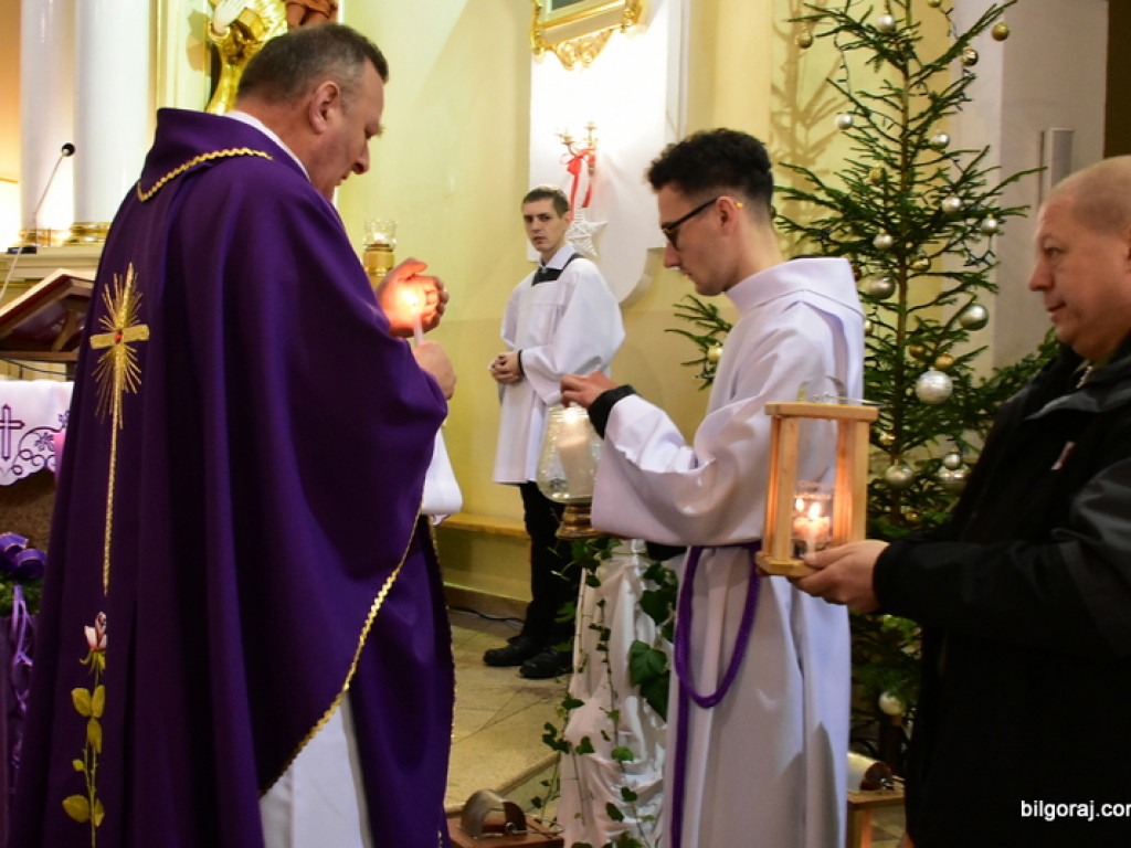 Harcerze przekazali Betlejemskie Światło Pokoju (FOTO)