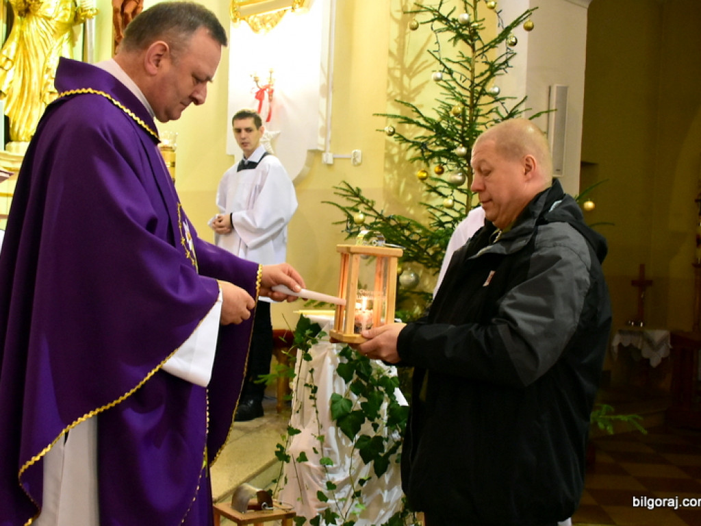 Harcerze przekazali Betlejemskie Światło Pokoju (FOTO)