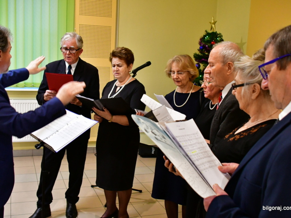Wigilia PCK dla osób potrzebujących (FOTO)