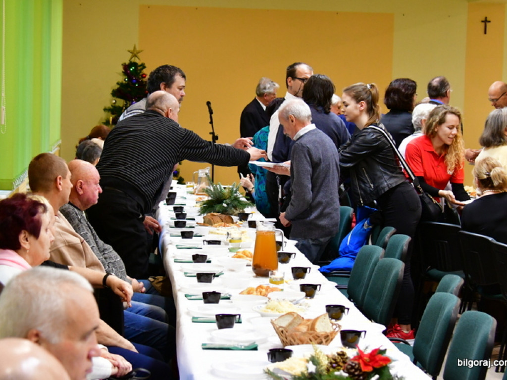 Wigilia PCK dla osób potrzebujących (FOTO)