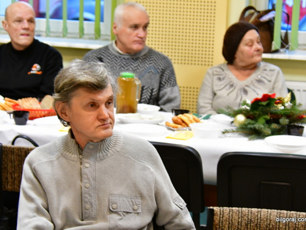 Wigilia PCK dla osób potrzebujących (FOTO)