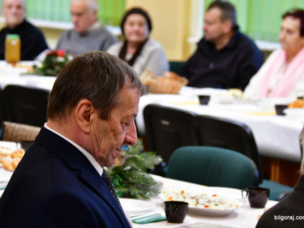 Wigilia PCK dla osób potrzebujących (FOTO)