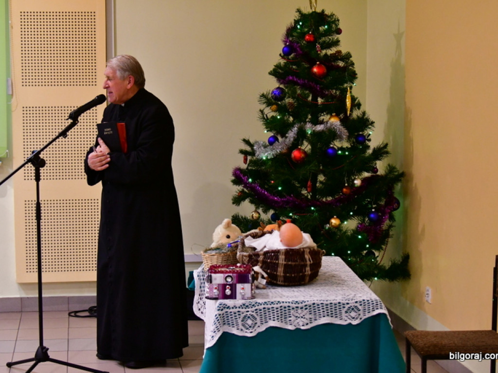Wigilia PCK dla osób potrzebujących (FOTO)