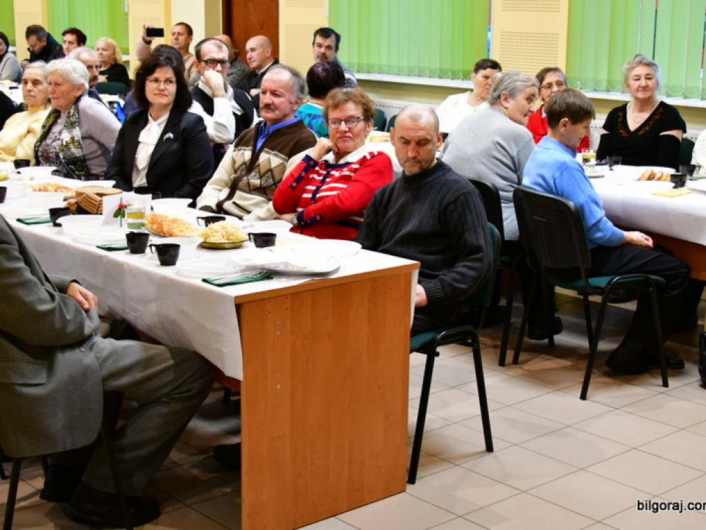 Wigilia PCK dla osób potrzebujących (FOTO)