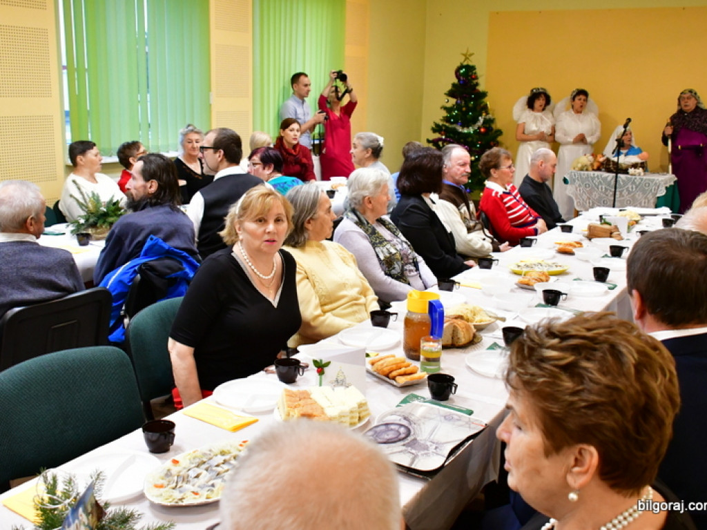 Wigilia PCK dla osób potrzebujących (FOTO)