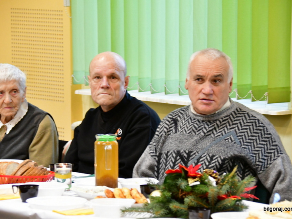 Wigilia PCK dla osób potrzebujących (FOTO)