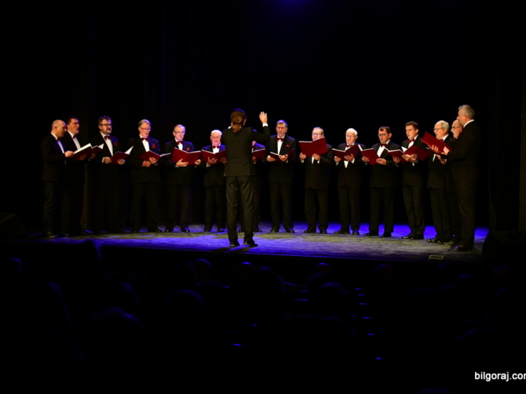 Koncert świąteczno - noworoczny pożegnaniem dyrektora Stefana Szmidta (FOTO)