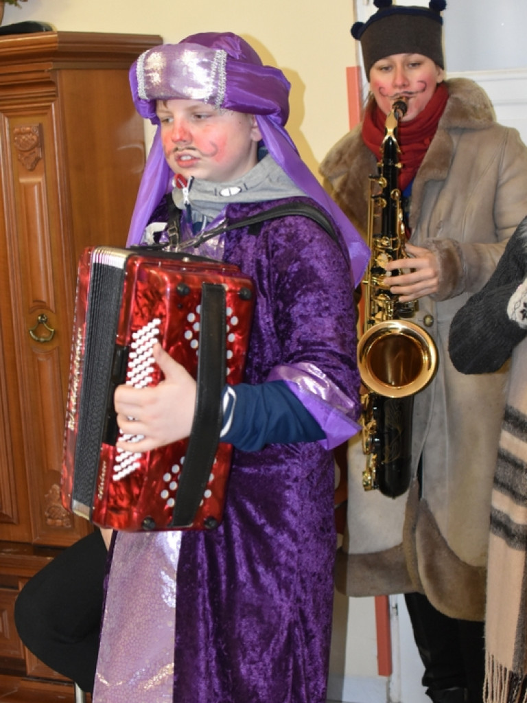 Młodzi muzycy z Turobina z koncertem kolęd w szpitalu w Radecznicy (FOTO)