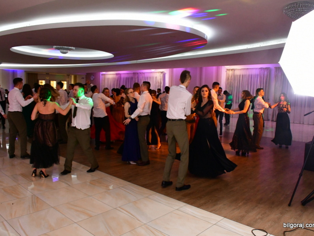 Bal maturalny uczniów Zespołu Szkół Leśnych (FOTO, VIDEO)