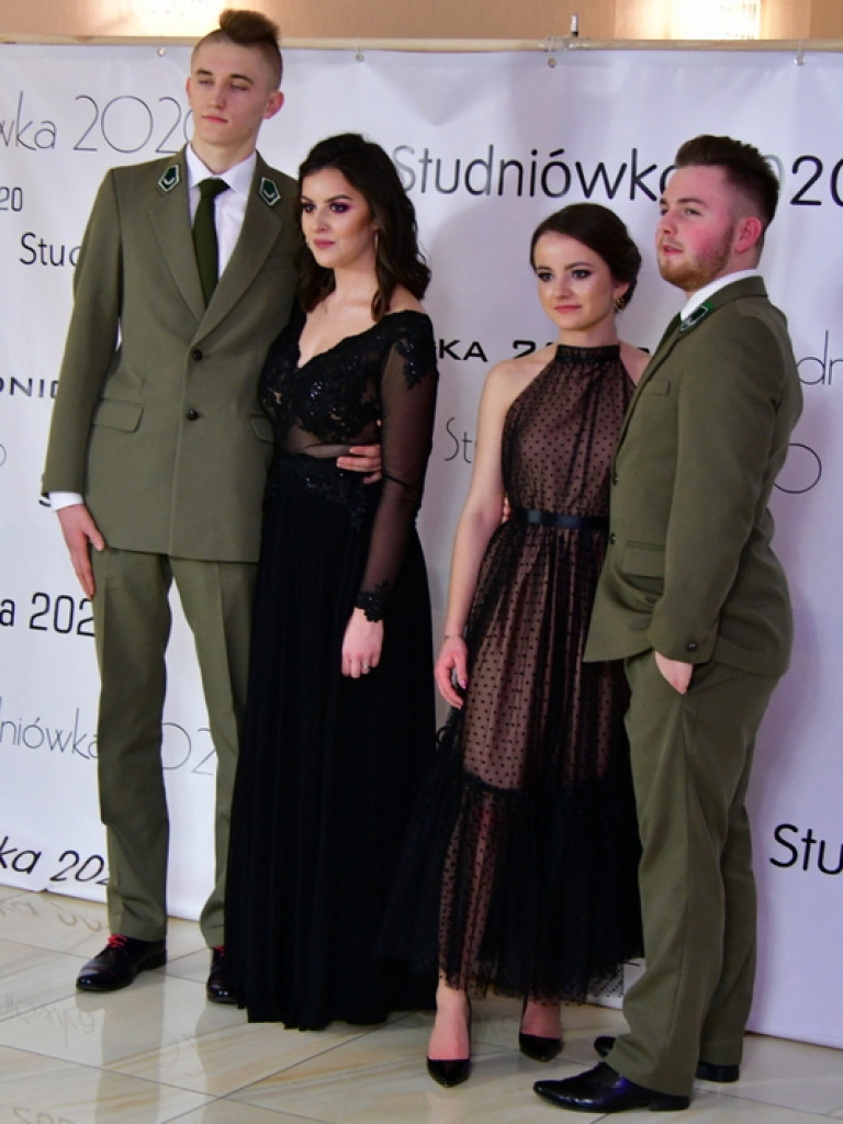 Bal maturalny uczniów Zespołu Szkół Leśnych (FOTO, VIDEO)