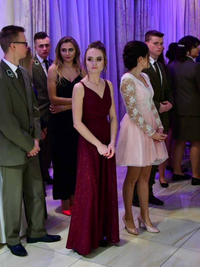 Bal maturalny uczniów Zespołu Szkół Leśnych (FOTO, VIDEO)