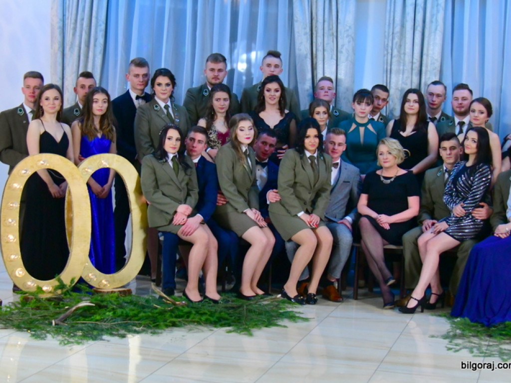 Bal maturalny uczniów Zespołu Szkół Leśnych (FOTO, VIDEO)