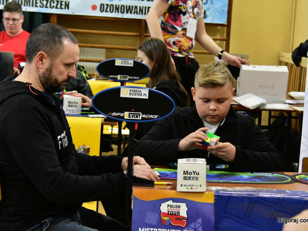 Mistrzowski Turniej w Speedcubingu (FOTO)